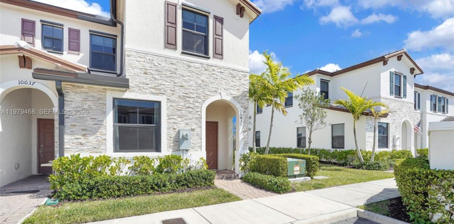 Condo à Miami, Floride, 3 chambres  № 2046337