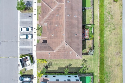 Copropriété à vendre à Miami, Floride: 3 chambres, 147.44 m2 № 2046337 - photo 12