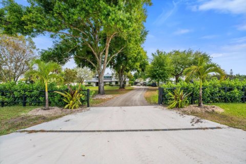 Propiedad comercial en alquiler en Wellington, Florida № 714568 - foto 1