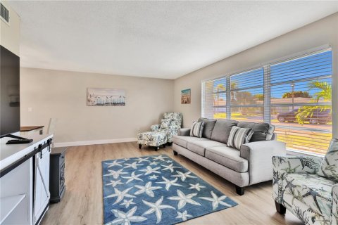 Casa en alquiler en North Port, Florida, 2 dormitorios, 134.06 m2 № 214841 - foto 3