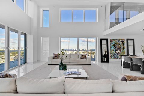 Copropriété à vendre à Miami Beach, Floride: 3 chambres, 441.29 m2 № 2084220 - photo 7