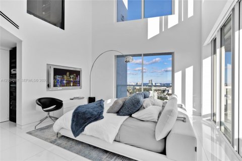 Copropriété à vendre à Miami Beach, Floride: 3 chambres, 441.29 m2 № 2084220 - photo 11