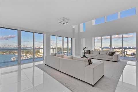 Copropriété à vendre à Miami Beach, Floride: 3 chambres, 441.29 m2 № 2084220 - photo 1