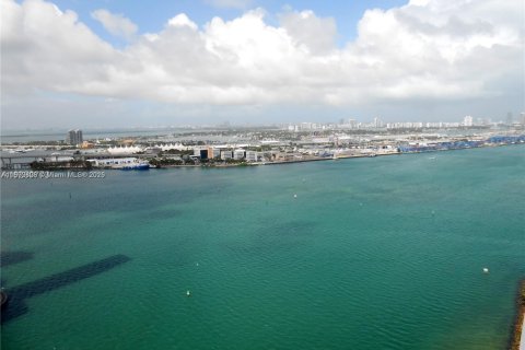 Copropriété à vendre à Miami, Floride: 2 chambres, 146.04 m2 № 2015228 - photo 3