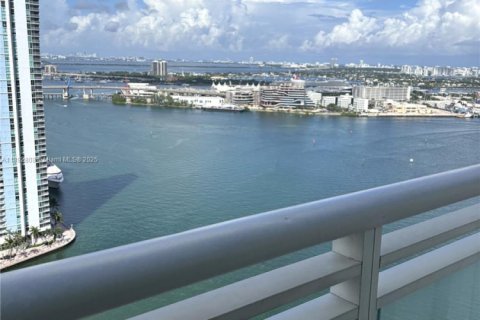 Copropriété à vendre à Miami, Floride: 2 chambres, 146.04 m2 № 2015228 - photo 13