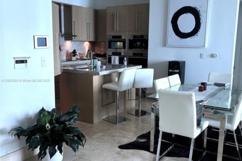 Copropriété à vendre à Miami, Floride: 2 chambres, 146.04 m2 № 2015228 - photo 4