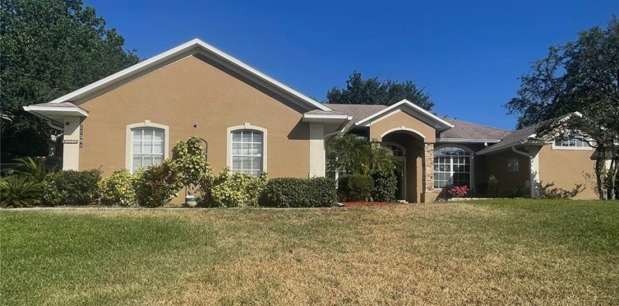 House in Clermont, Florida 4 bedrooms, 219.34 sq.m. № 1659349