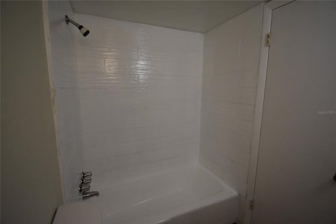 Condo in Casselberry, Florida, 2 bedrooms  № 1868856 - photo 15