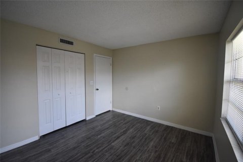 Condo in Casselberry, Florida, 2 bedrooms  № 1868856 - photo 9