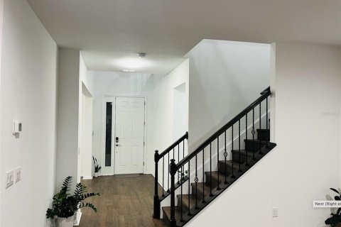 Casa en alquiler en Tampa, Florida, 5 dormitorios, 308.16 m2 № 1852994 - foto 4