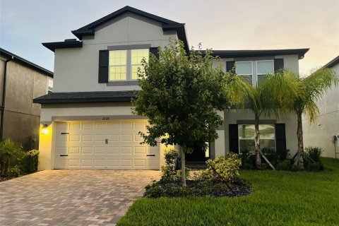 Casa en alquiler en Tampa, Florida, 5 dormitorios, 308.16 m2 № 1852994 - foto 1