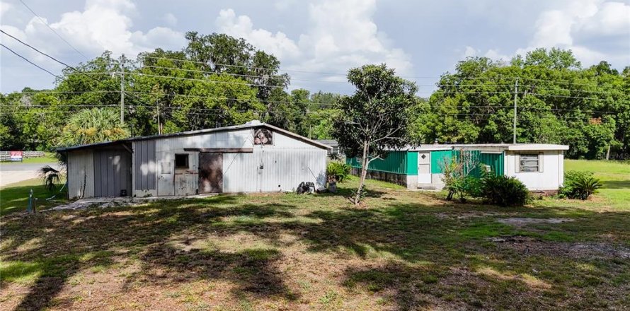 Propiedad comercial en Anthony, Florida 384.24 m2 № 2206571
