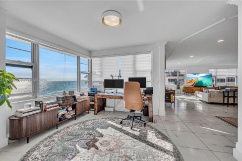Copropriété à vendre à Miami Beach, Floride: 2 chambres, 235.41 m2 № 2061524 - photo 8