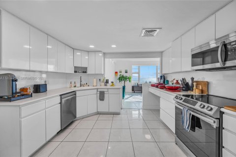 Copropriété à vendre à Miami Beach, Floride: 2 chambres, 235.41 m2 № 2061524 - photo 9