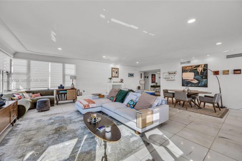 Copropriété à vendre à Miami Beach, Floride: 2 chambres, 235.41 m2 № 2061524 - photo 6