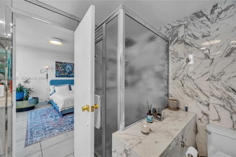 Copropriété à vendre à Miami Beach, Floride: 2 chambres, 235.41 m2 № 2061524 - photo 12