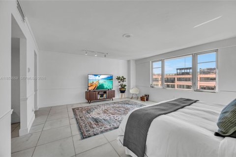 Copropriété à vendre à Miami Beach, Floride: 2 chambres, 235.41 m2 № 2061524 - photo 15