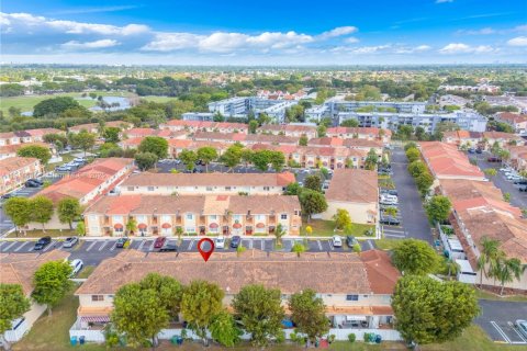 Купить таунхаус в Майами, Флорида 3 спальни, 121.52м2, № 1971197 - фото 29