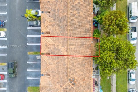 Купить таунхаус в Майами, Флорида 3 спальни, 121.52м2, № 1971197 - фото 25