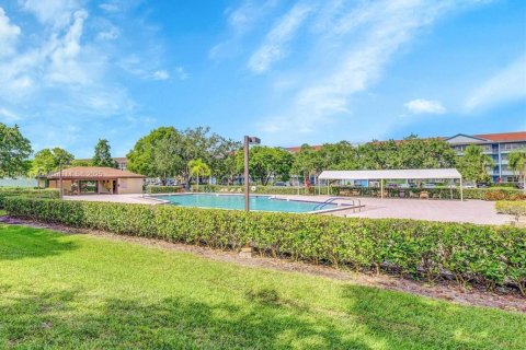 Condo in Pembroke Pines, Florida, 2 bedrooms  № 1953256 - photo 30