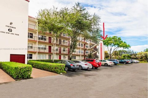 Condo in Pembroke Pines, Florida, 2 bedrooms  № 1953256 - photo 26