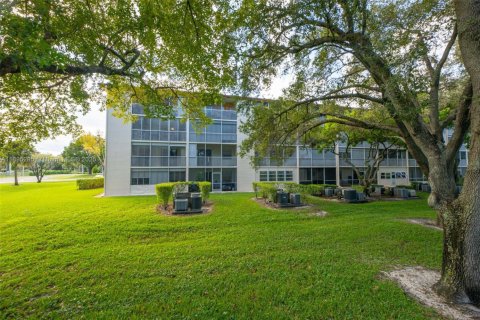 Condo in Pembroke Pines, Florida, 2 bedrooms  № 1953256 - photo 29