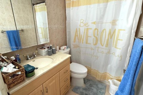 Townhouse in Miami, Florida 2 bedrooms, 108.7 sq.m. № 1882571 - photo 19