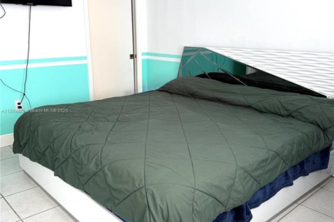 Townhouse in Miami, Florida 2 bedrooms, 108.7 sq.m. № 1882571 - photo 18