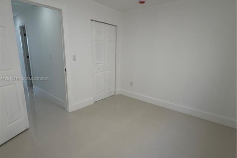 Touwnhouse à louer à Hialeah, Floride: 2 chambres, 83.61 m2 № 2184017 - photo 14