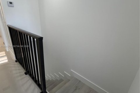Touwnhouse à louer à Hialeah, Floride: 2 chambres, 83.61 m2 № 2184017 - photo 15