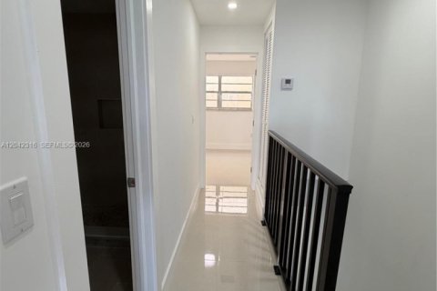 Touwnhouse à louer à Hialeah, Floride: 2 chambres, 83.61 m2 № 2184017 - photo 12