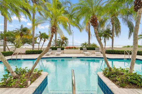 Condo in Tampa, Florida, 3 bedrooms № 2360829 - photo 6