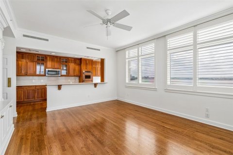 Condo in Tampa, Florida, 3 bedrooms № 2360829 - photo 16