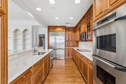 Condo in Tampa, Florida, 3 bedrooms № 2360829 - photo 23