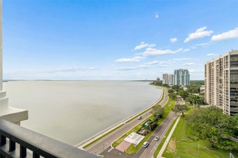 Condo in Tampa, Florida, 3 bedrooms № 2360829 - photo 29