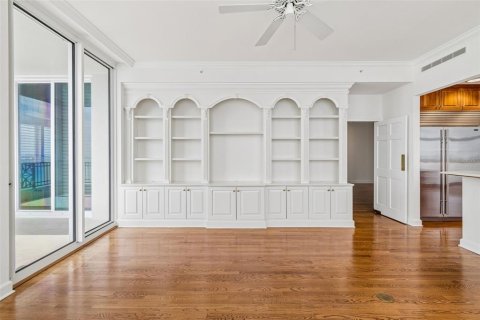 Condo in Tampa, Florida, 3 bedrooms № 2360829 - photo 25