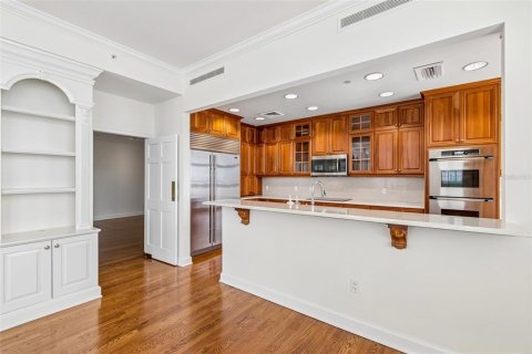 Condo in Tampa, Florida, 3 bedrooms № 2360829 - photo 18