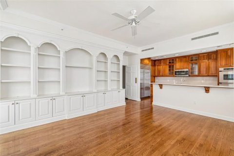 Condo in Tampa, Florida, 3 bedrooms № 2360829 - photo 4