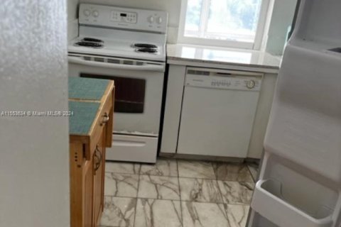 Condominio en venta en Sunny Isles Beach, Florida, 2 dormitorios, 71.26 m2 № 2076935 - foto 6