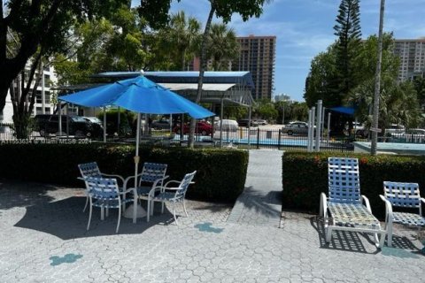 Condominio en Sunny Isles Beach, Florida, 2 dormitorios № 2076935