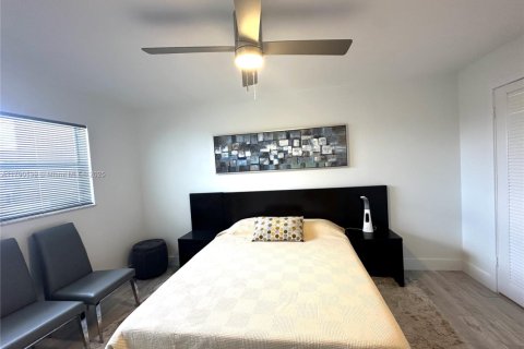 Condo in Sunrise, Florida, 1 bedroom  № 1863661 - photo 2