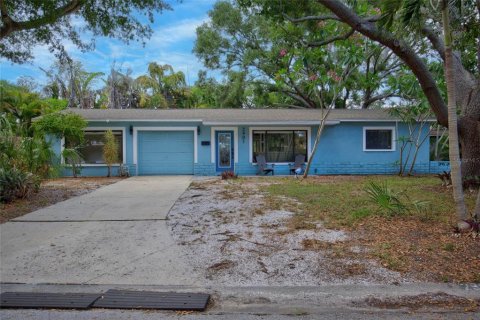 Casa en Saint Petersburg, Florida 3 dormitorios, 139.35 m2 № 2207677