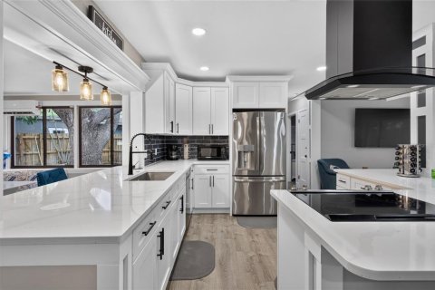 Casa en venta en Saint Petersburg, Florida, 3 dormitorios, 139.35 m2 № 2207677 - foto 8