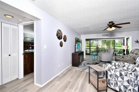 Condo in Punta Gorda, Florida, 2 bedrooms  № 1831720 - photo 10