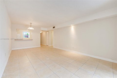 Condominio en venta en Miami, Florida, 2 dormitorios, 89.19 m2 № 1982577 - foto 4