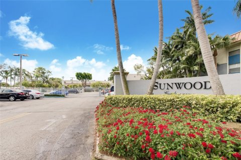 Condominio en venta en Miami, Florida, 2 dormitorios, 89.19 m2 № 1982577 - foto 1