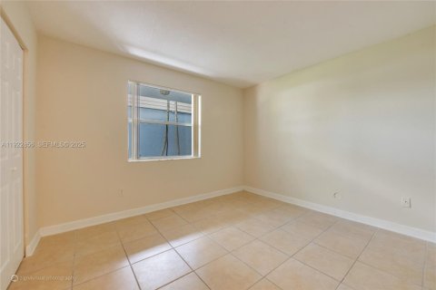 Condominio en venta en Miami, Florida, 2 dormitorios, 89.19 m2 № 1982577 - foto 5