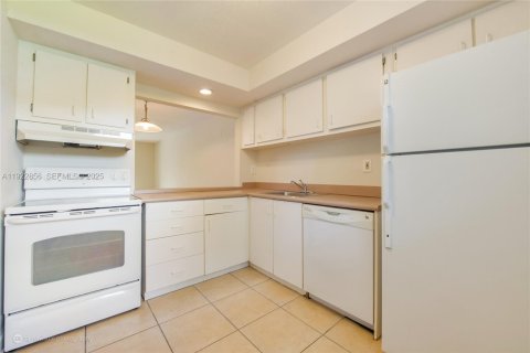 Condominio en venta en Miami, Florida, 2 dormitorios, 89.19 m2 № 1982577 - foto 2