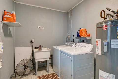 Villa ou maison à vendre à Casselberry, Floride: 4 chambres, 196.77 m2 № 2316587 - photo 30