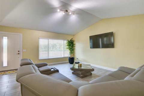 Villa ou maison à vendre à Casselberry, Floride: 4 chambres, 196.77 m2 № 2316587 - photo 7